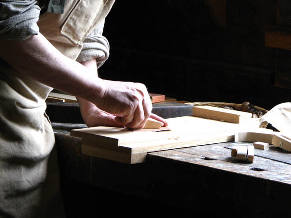 Nacemos de la influencia y formación  heredada en el sector de la <strong>carpintería de madera y ebanistería  en Vinebre.</strong>